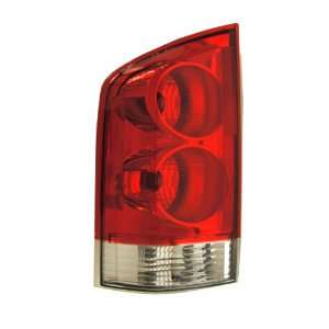  Genuine Nissan Parts 26555 7S025 Driver Side Taillight 