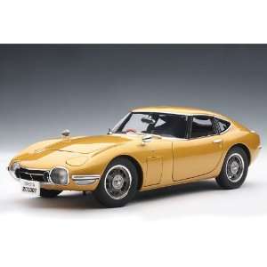  Toyota 2000 GT Coupe Upgraded 1/18 Gold Toys & Games