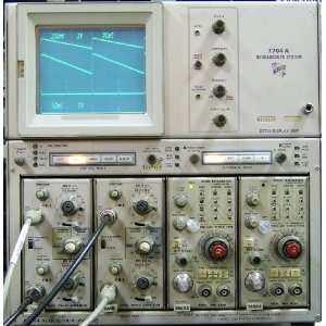 Tektronix 7704A 200 MHz analog oscilloscope PLUS 4 plugins:  