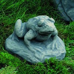 Campania Cast Stone Animal   Small Frog On Rock   Finished 