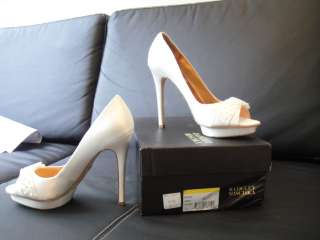 Badgley Mischka Ivory peral Satin Bridal Wedding shoes heels US 7.5 