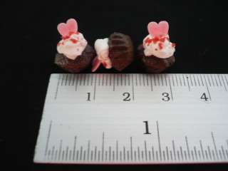 Set of 6 Chocolate of Heart Cupcakes Dollhouse Miniatures Food Supply 