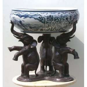  Metropolitan Galleries SRB30483 Elephant with Ceramic 