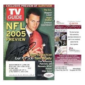 Tom Brady Autographed TV Guide Magazine:  Sports & Outdoors