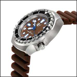 New 32 Degrees Swiss Mens Divemaster 20ATM Watch  