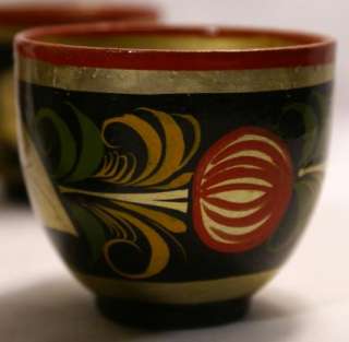 This is a beautiful set of Russian Khokhloma folk art lacquerware.