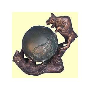  Bull & Bear holding Globe