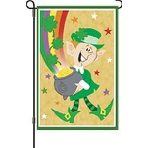    Leprechaun St Patricks Day Garden Flag: Patio, Lawn & Garden