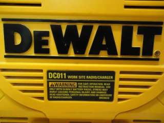 DEWALT AM FM AUX WORKSITE HEAVYDUTY SHOP RADIO DC011 W/ 18V BATTERY 