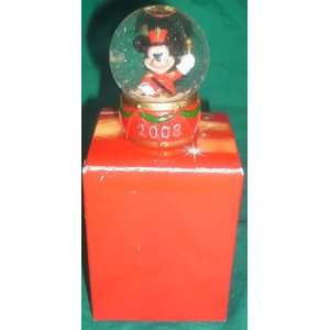  Mickey Mouse  Snowglobe Waterglobe Globe Christmas 