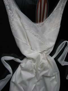 1950s Vintage Rogers White Nylon Nightgown Slip~Petal Bust & Lace 
