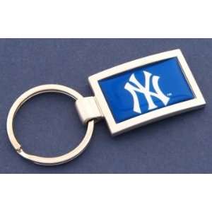  New York Yankees Logo Curved Keychain